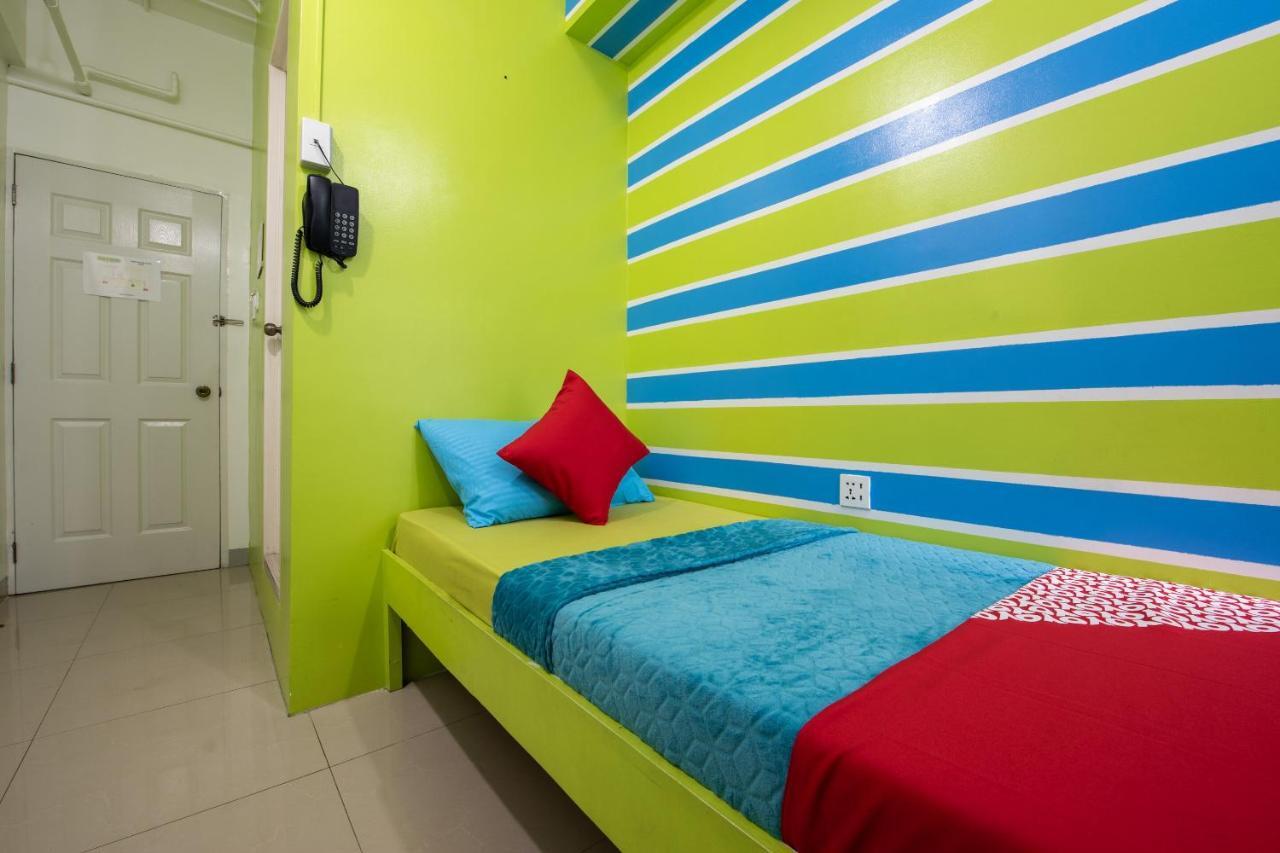 Oyo 501 Yuj Inn Pasay Exterior foto